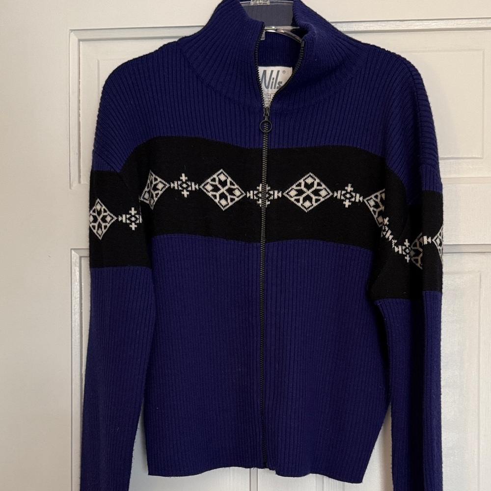 Vintage Nils Women's Blue and Black Zip-Up Sweater